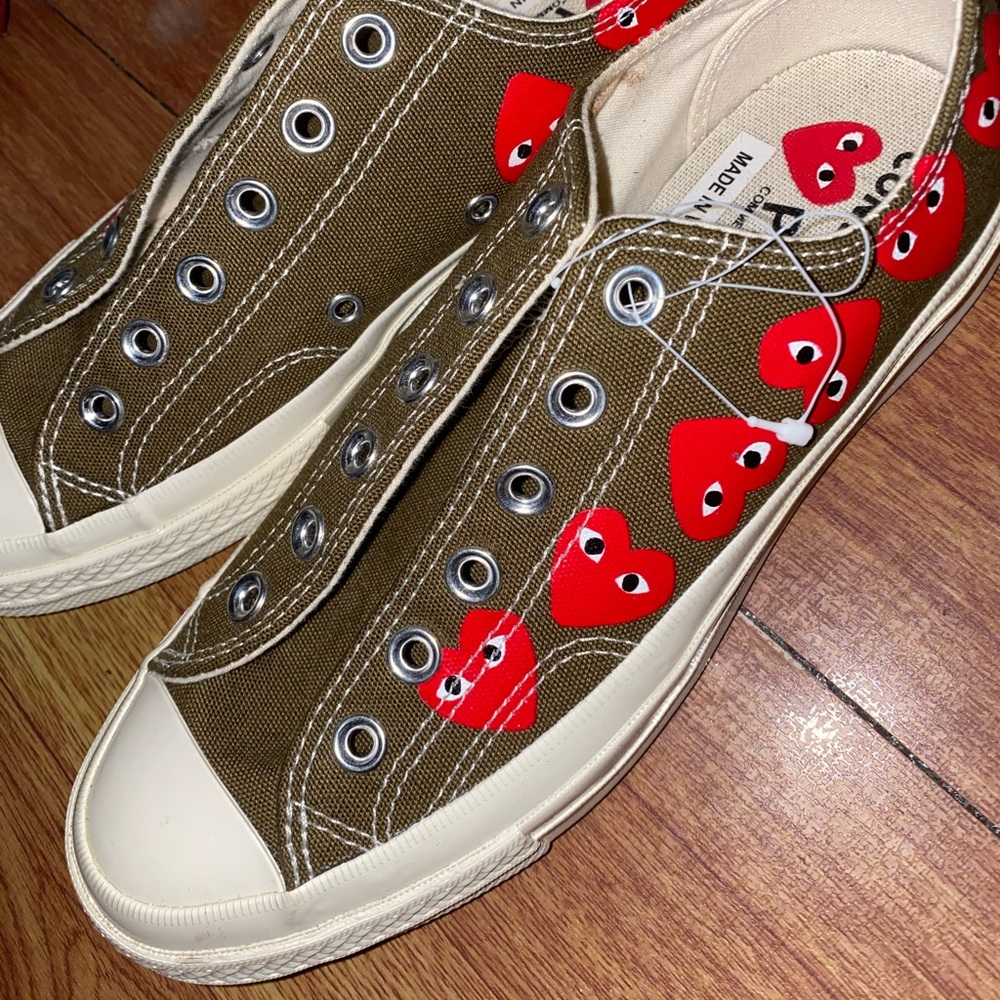 Comme Des Garçons Play Low Top ‘Multi Heart’